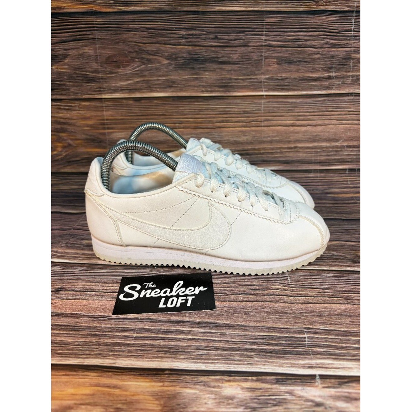 Nike Classic Cortez Triple White Leather Women’s Sneakers Size 8.5