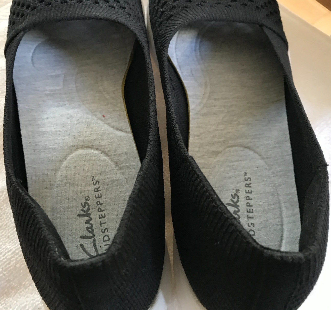 Clarks Cloudsteppers Womens Black Knit Slip On Flats Shoes Size 11