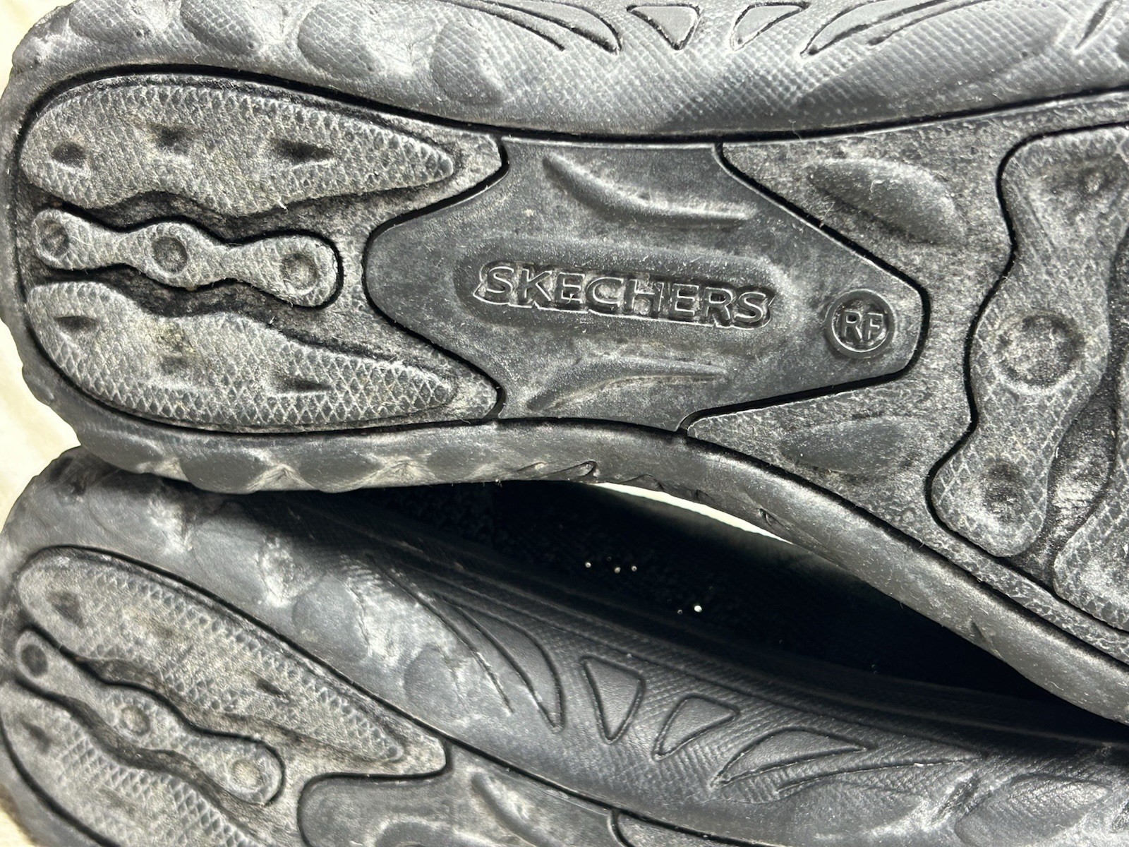 Skechers Womens Size 8.5 Black Mesh Classic Fit Air Cooled Slip On Shoes