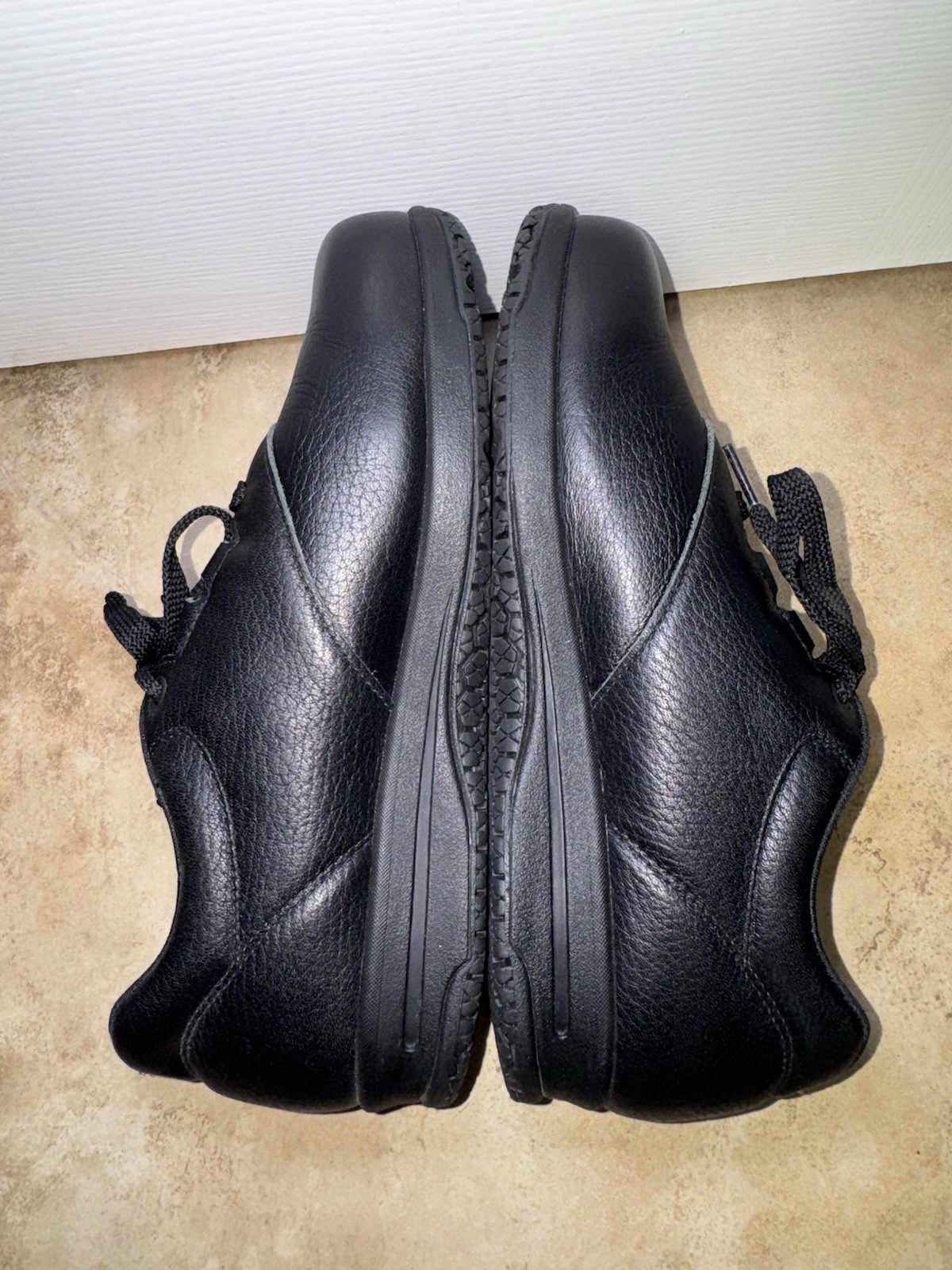 SAS Liberty Womens 6M Non Slip Shoes Black Leather Comfort Slip On EUC