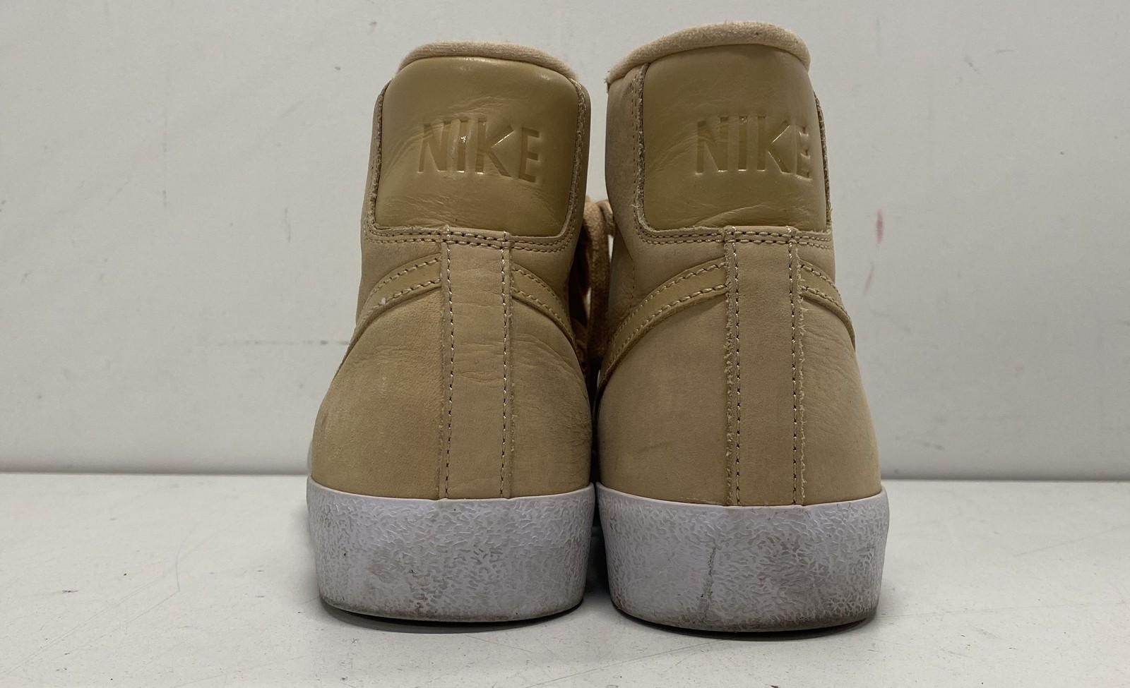 Nike Blazer Mid ’77 Premium Women Sneakers Size 9 US