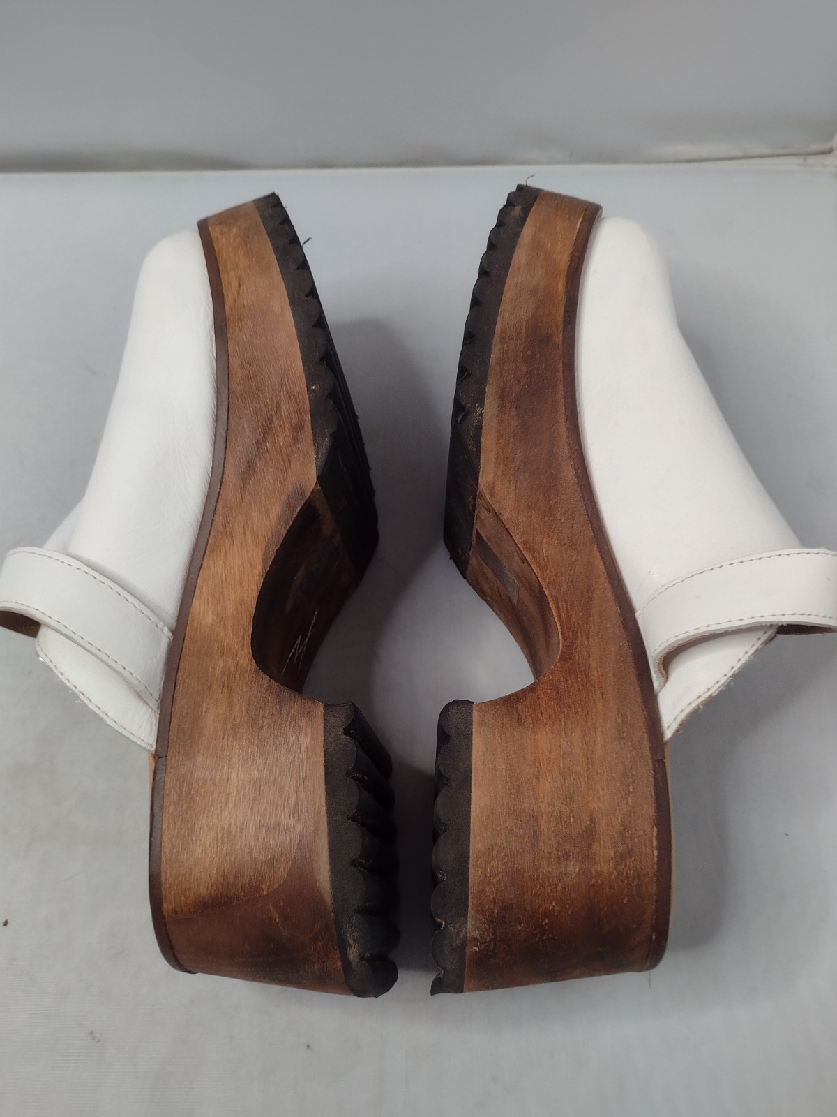 Urban Outfitters Women Buckle Clogs Shoes 7 White Western Cowgirl Ranch Rodeo C