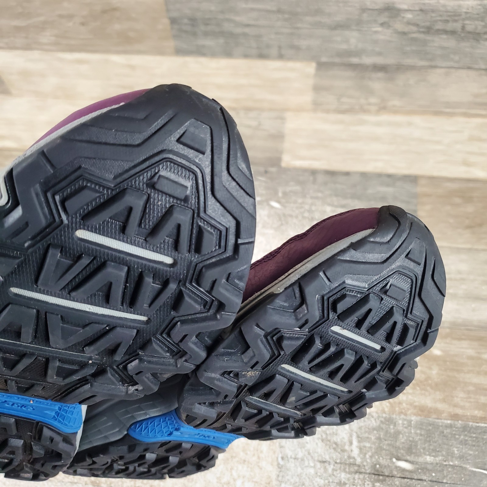 Asics Gel-Venture 8 Womens Shoes Sz 9.5 Trail Running Athletic Deep Plum Sneaker