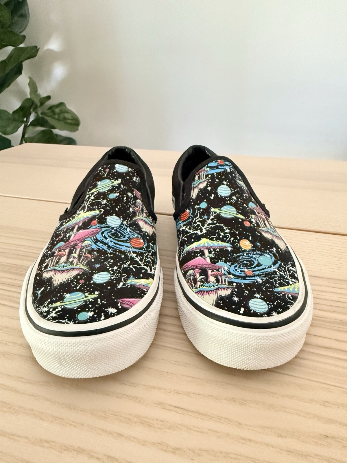 Vans Classic Slip-On Cosmic Glow Space Mushroom Shoes Men’s 5/ Women’s 6.5
