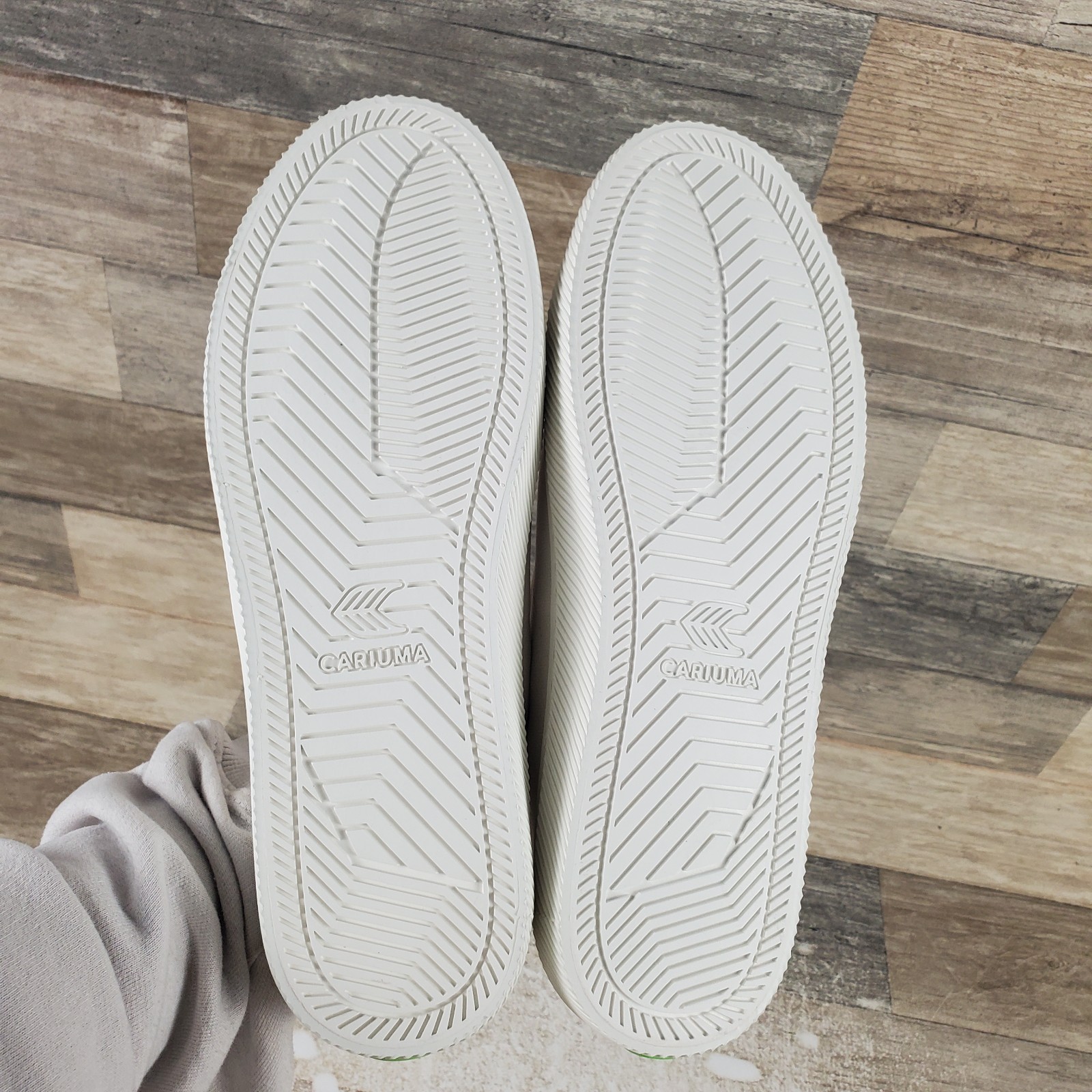 Cariuma OCA Low Shoe Mens Sz 8.5 /Womens 10 Running Off-White Canvas Lace Up