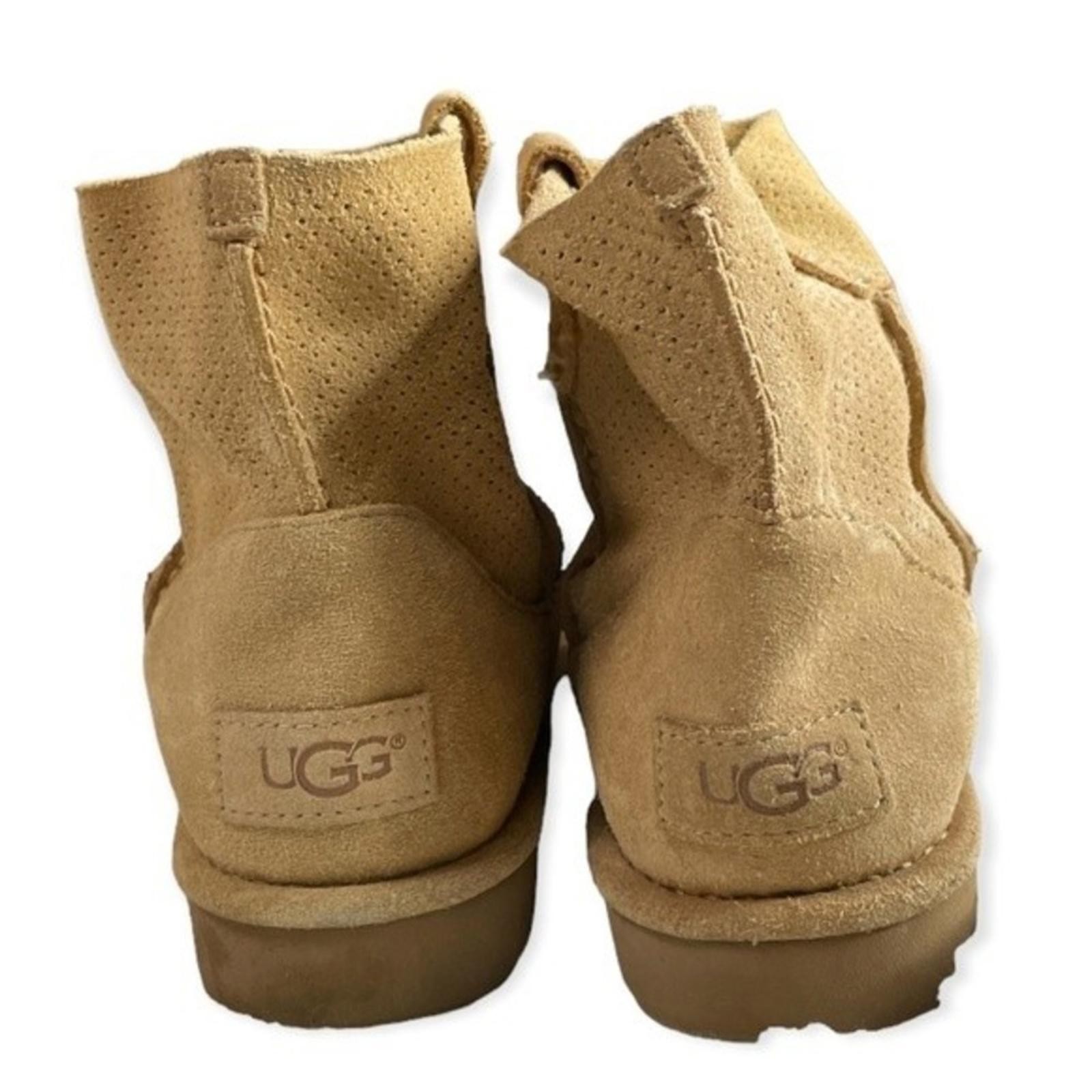 UGG Women’s Classic Unlined Mini Perf Winter Boot Color Tawny Size 9 S/N 1016852