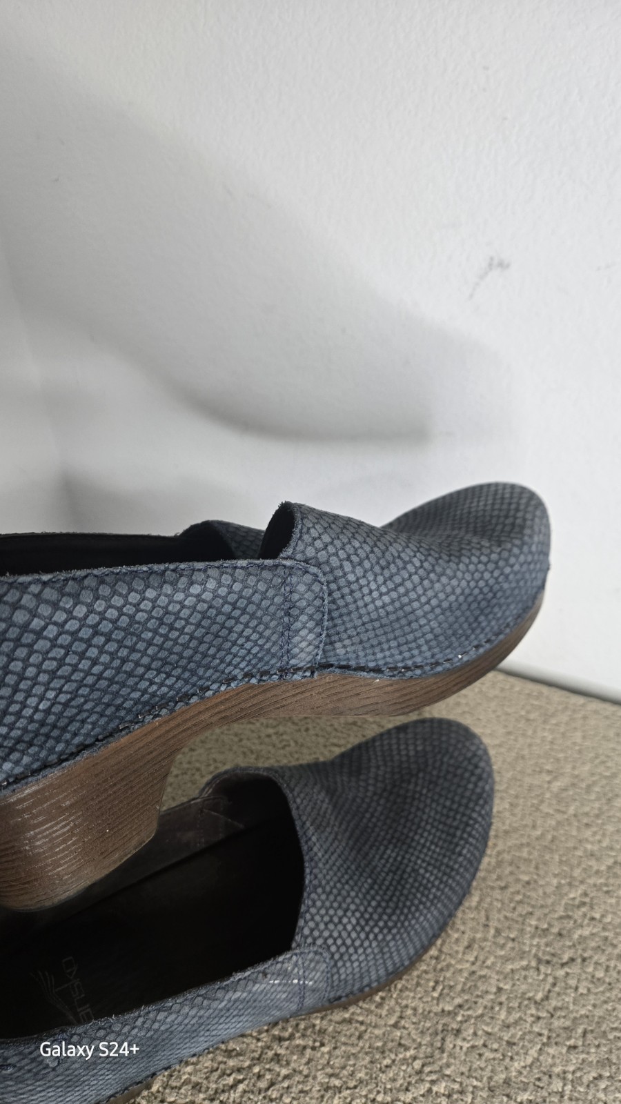 Dansko Womens Size 41 Blue Snake Embossed Suede Comfort Shoes Clog Heels