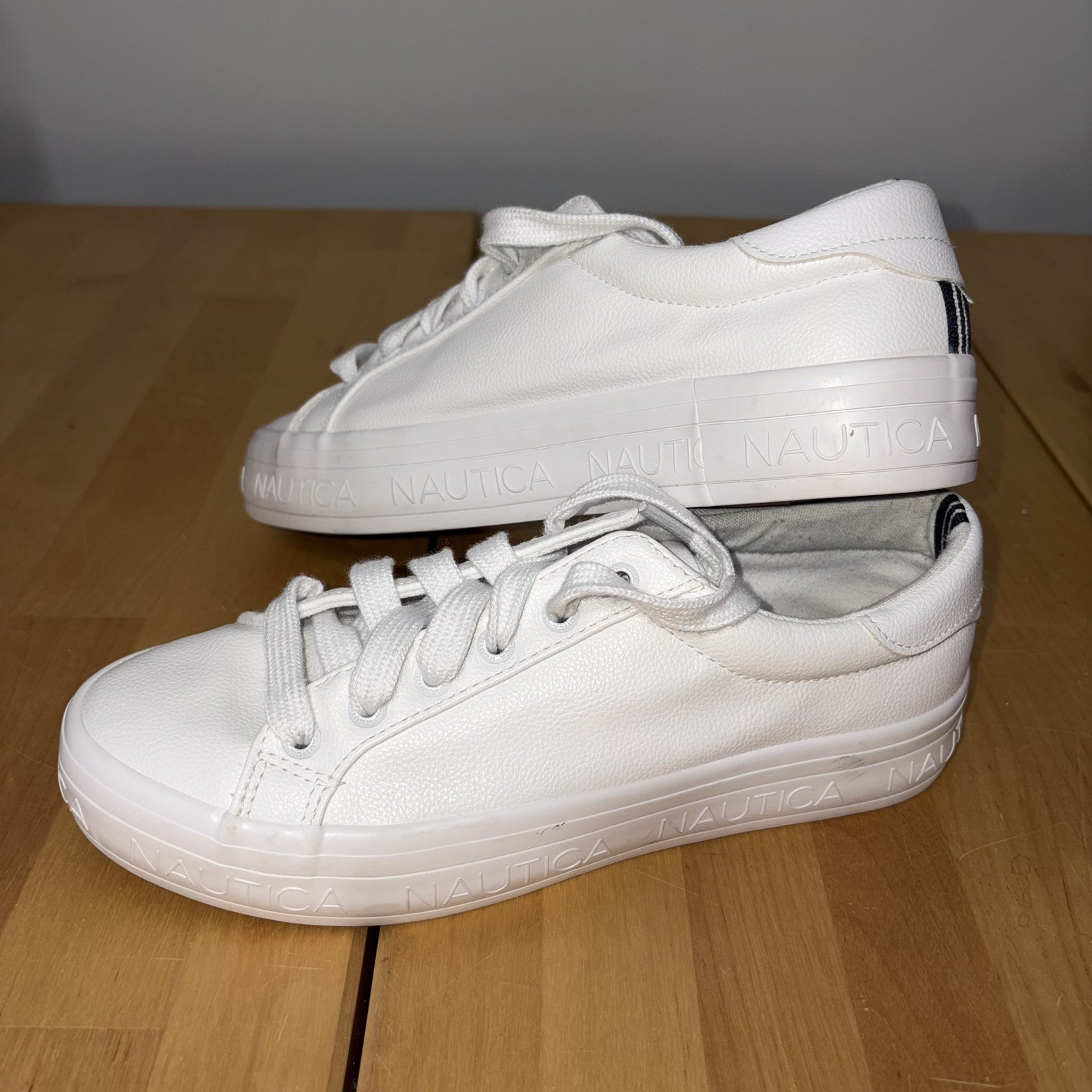 Women’s Nautica AELISA White Navtech Comfort Cushioned Size 7 Sneakers Shoes