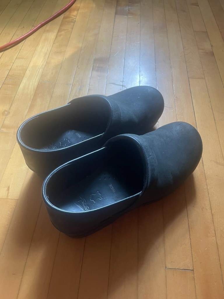 Dansko clogs womens 40 WIDE
