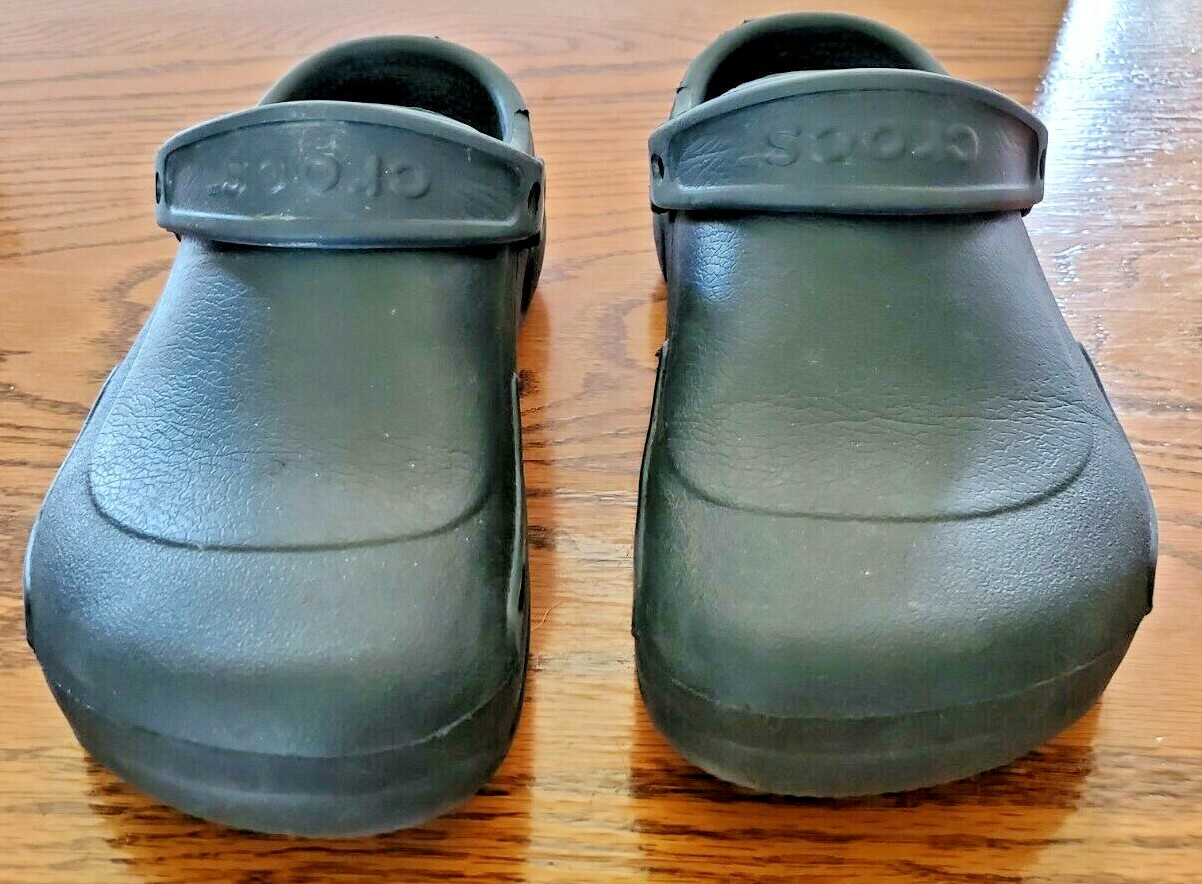 CROCS BRAND UNISEX WOMEN SIZE 10 MEN SIZE 8 BLACK CLOGS MULES NO HOLES SHOES