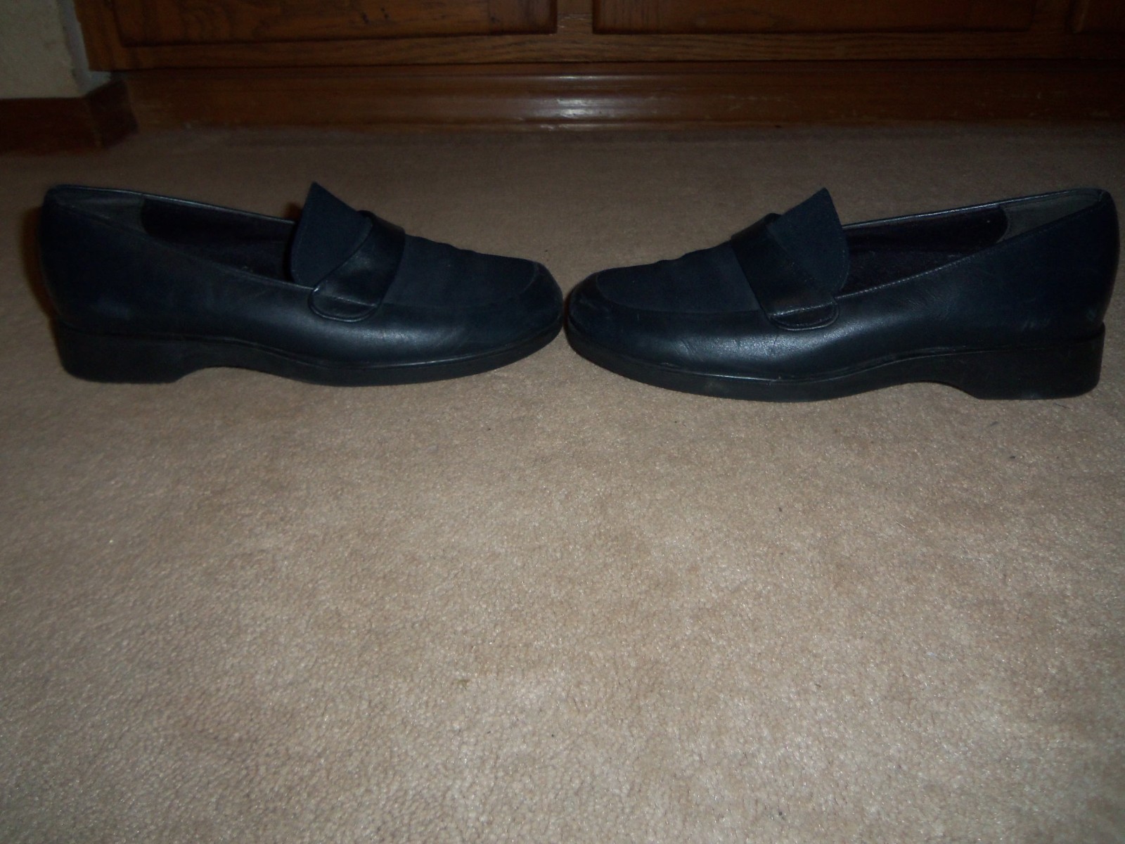 MUNRO AMERICAN PROPER SIZE PERFECT FIT LEATHER & CLOTH BLACK SLIP ON SHOES 5M