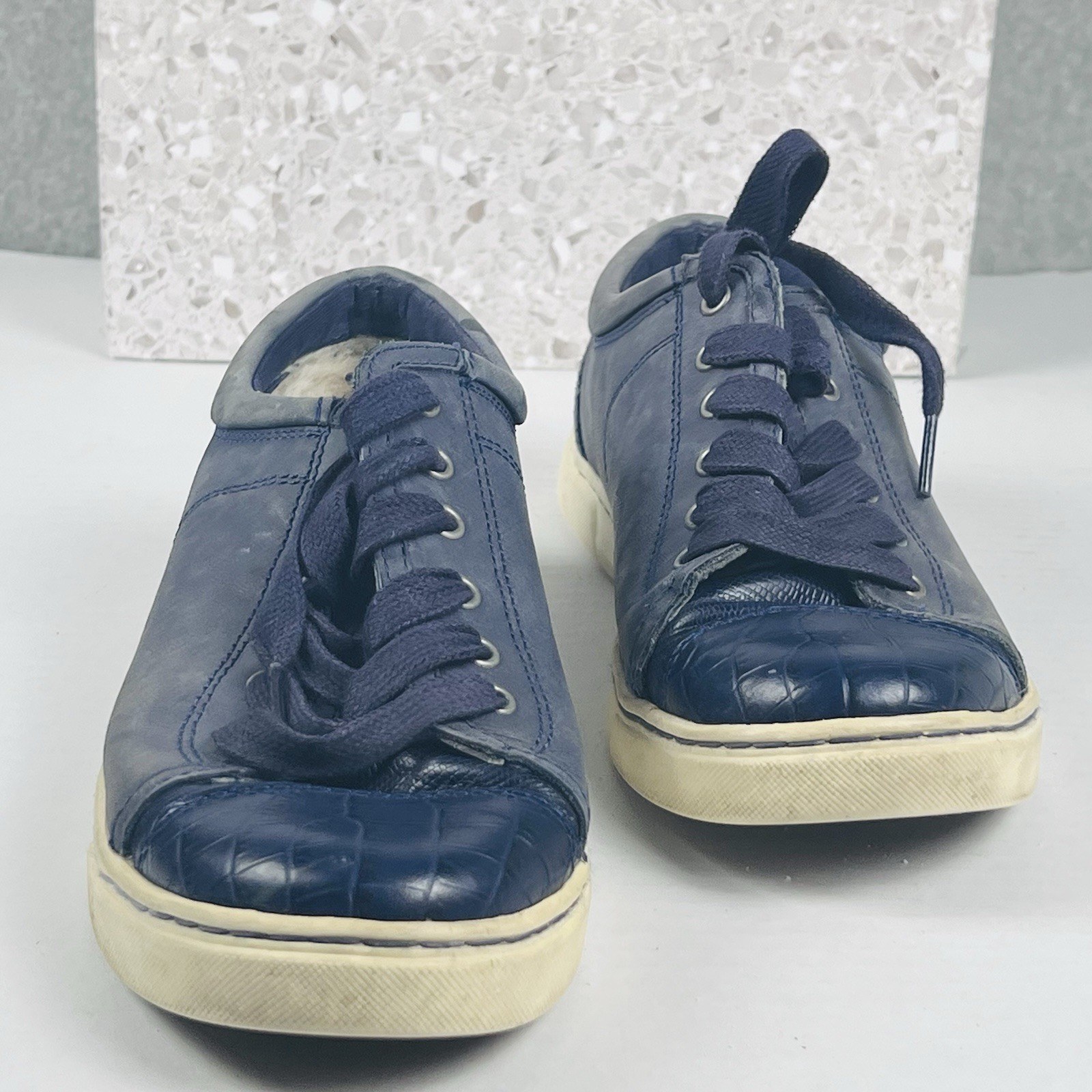 UGG Sneakers Womens 8 Blue Suede Low Top Casual Comfort Walking Travel Shoes