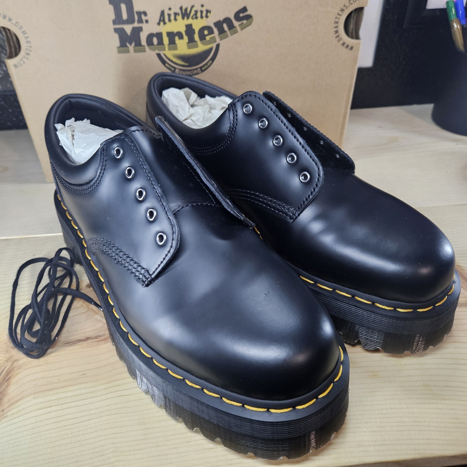 NEW Dr. Martens 8053 Quad Leather Platform Oxfords Black Leather Women Sz 12