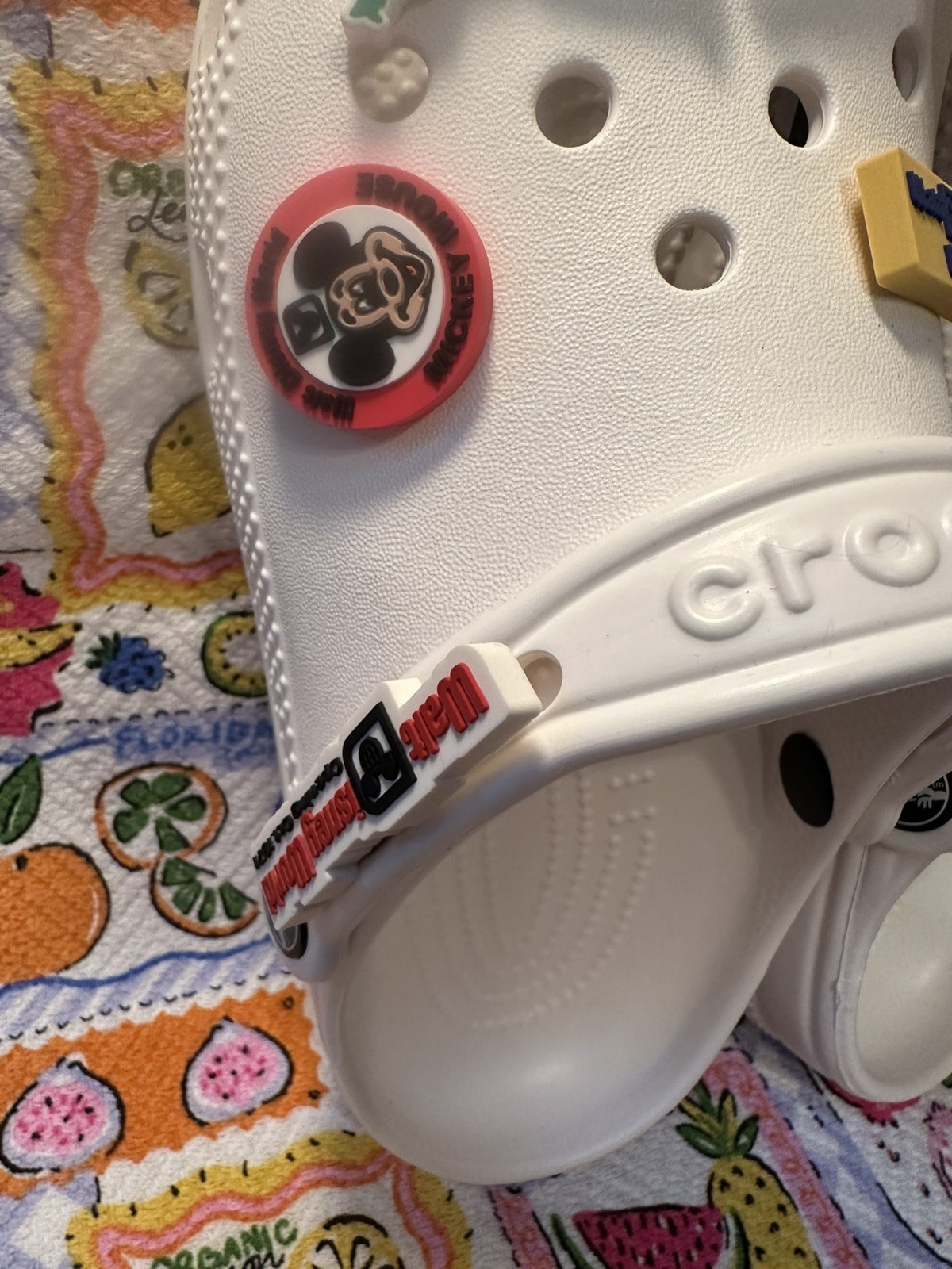 NWT❤️Crocs Classic M5/W7 White DTP License Plate Disney Vault Collection Clogs🥳