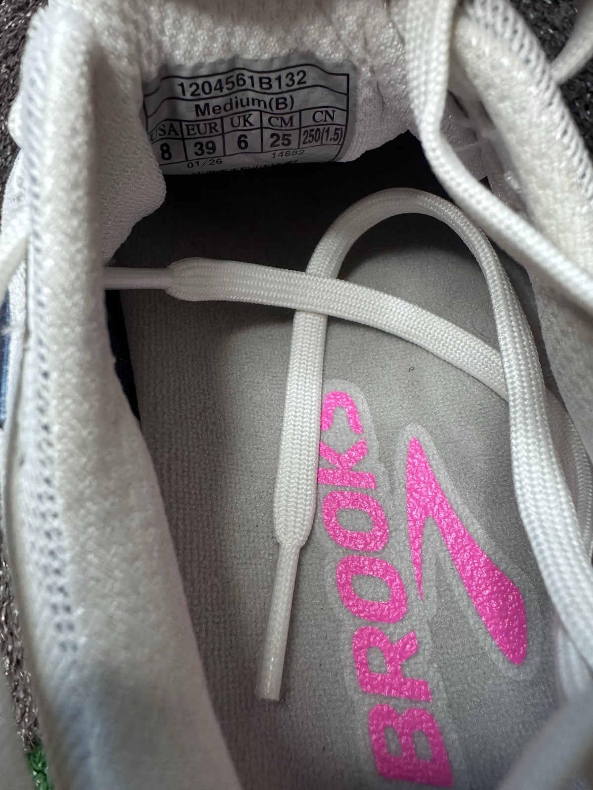 Brooks Revel 8 Women’s Size 8 Running & Walking Shoe White/Moonlight/Pink