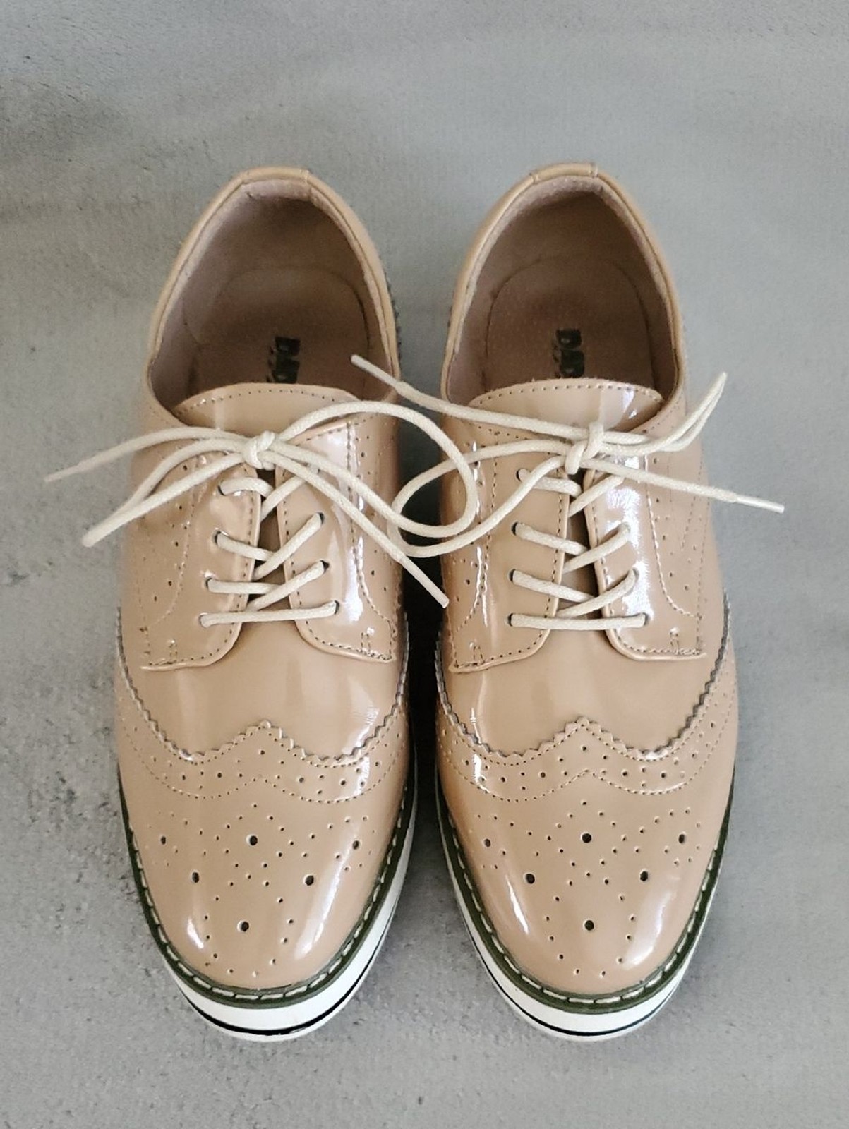 DADAWEN Tan Patent Platform Oxford Wingtip Shoes WOMEN’S SIZE: 39 EU/ 8 US