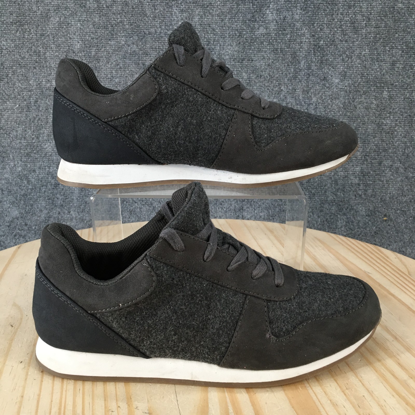 SO Shoes Womens 9 Medium Casual Sneakers Lace Up Low Top Comfort Round Toe Gray