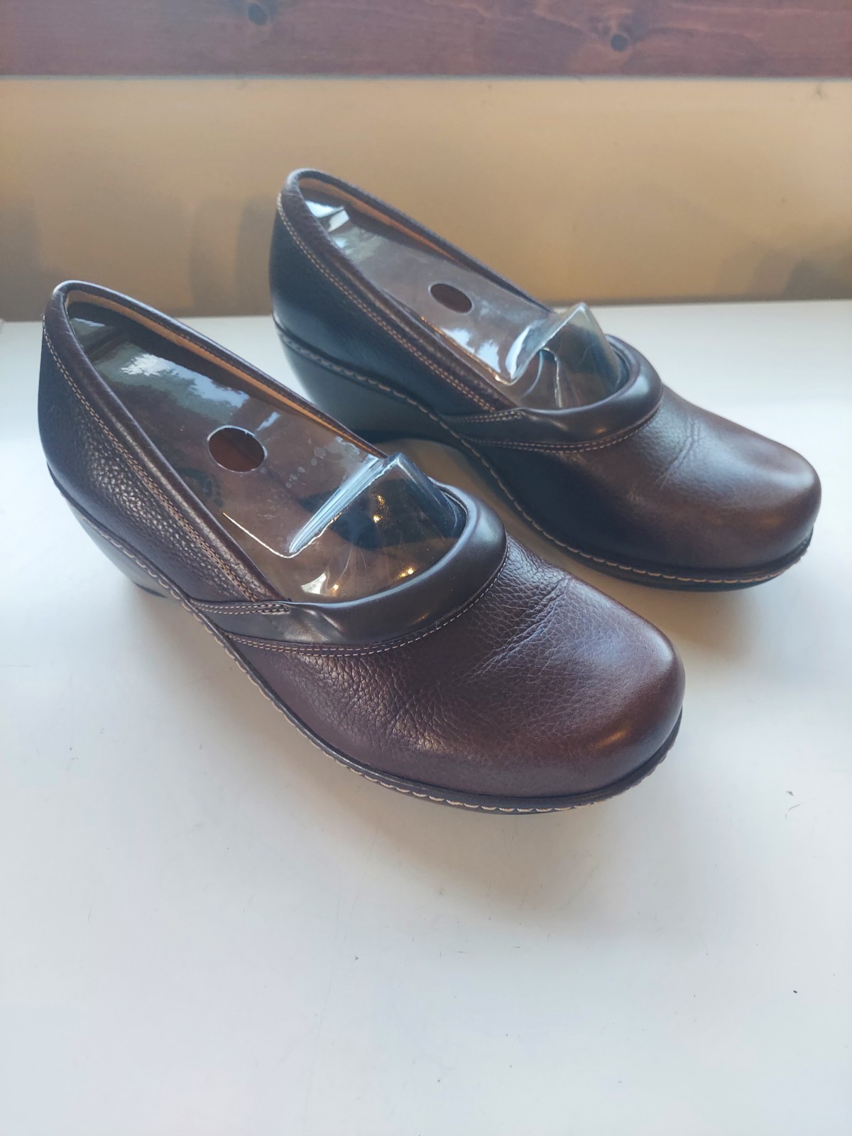 Soft Walk Womens Morgan Shoes 9.5 Wide Brown Leather Slip-on