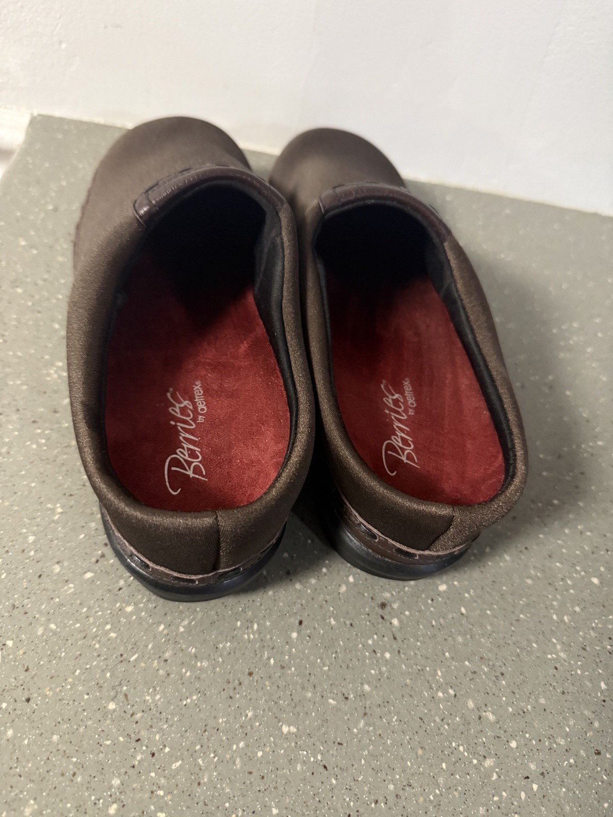 Aetrex Berries Blackberry Clog Shoes Slip-On US 10.5 Wide Comfort Stretch New
