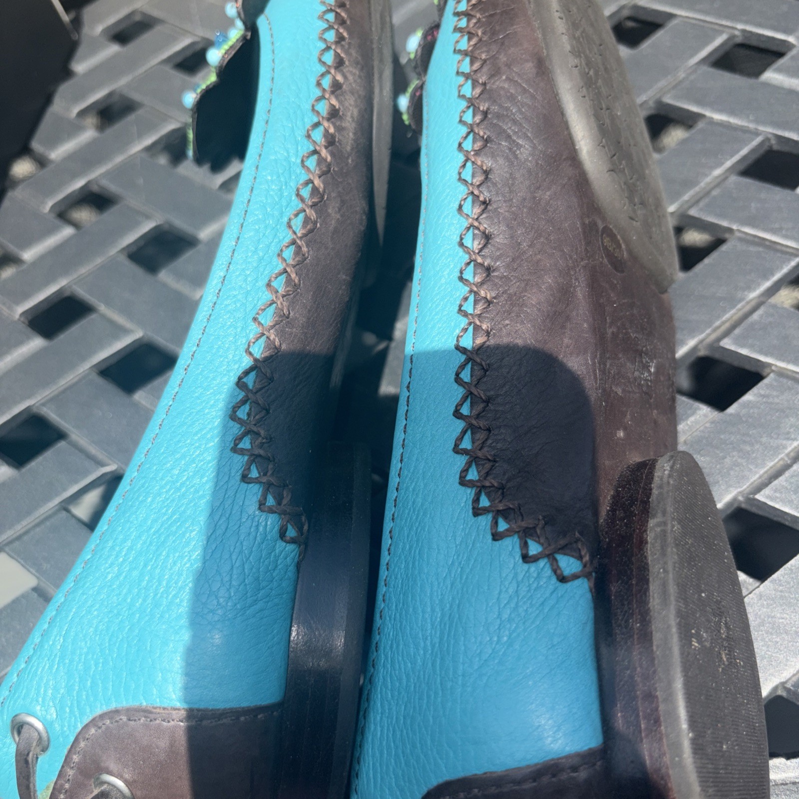 BCBGMAZRIA Lagoon/ MAHOGANY Slip On Shoe . Size 9M