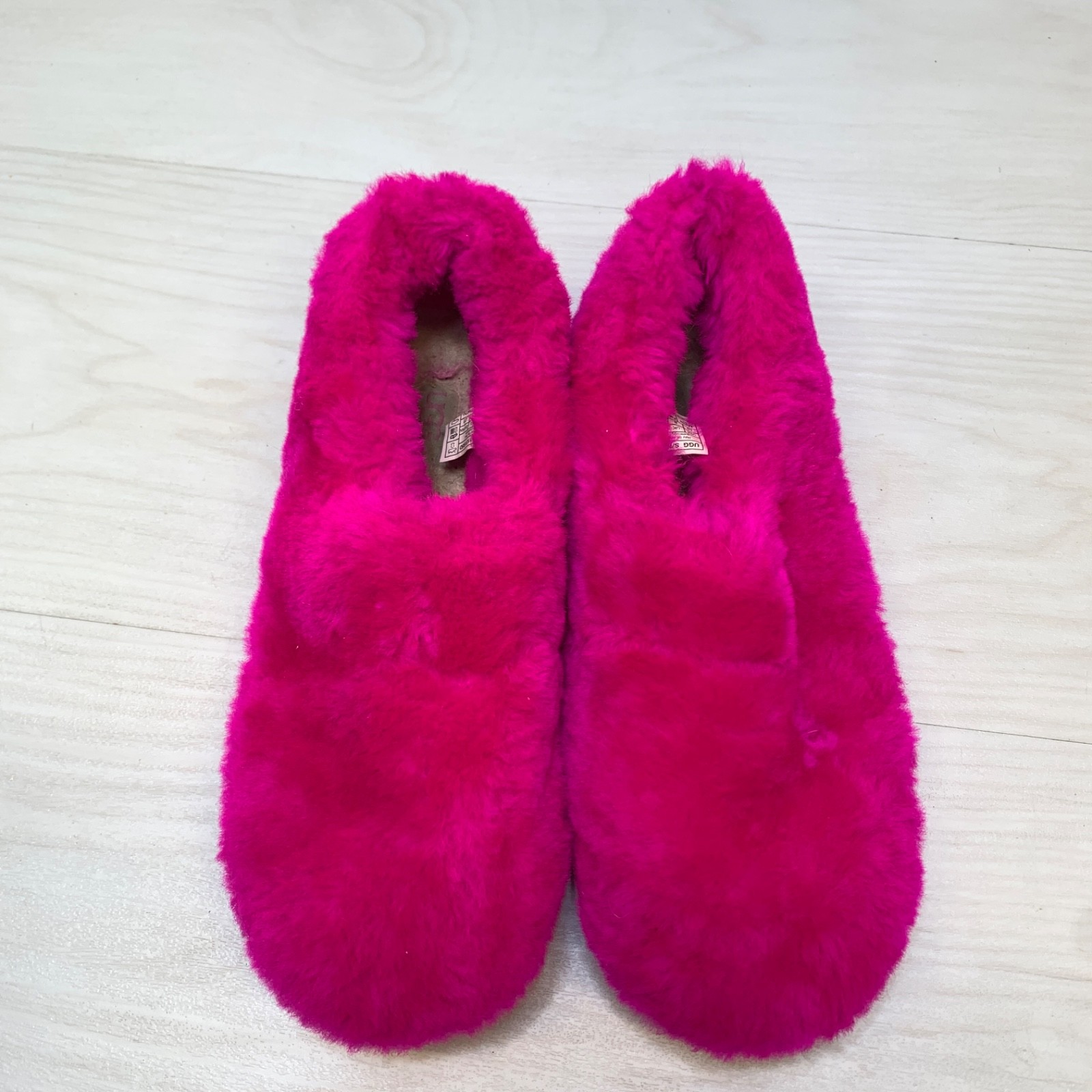 Womens UGG Classic Cozy Bootie Slipper – Rock Rose Faux Fur Size 10 1131950