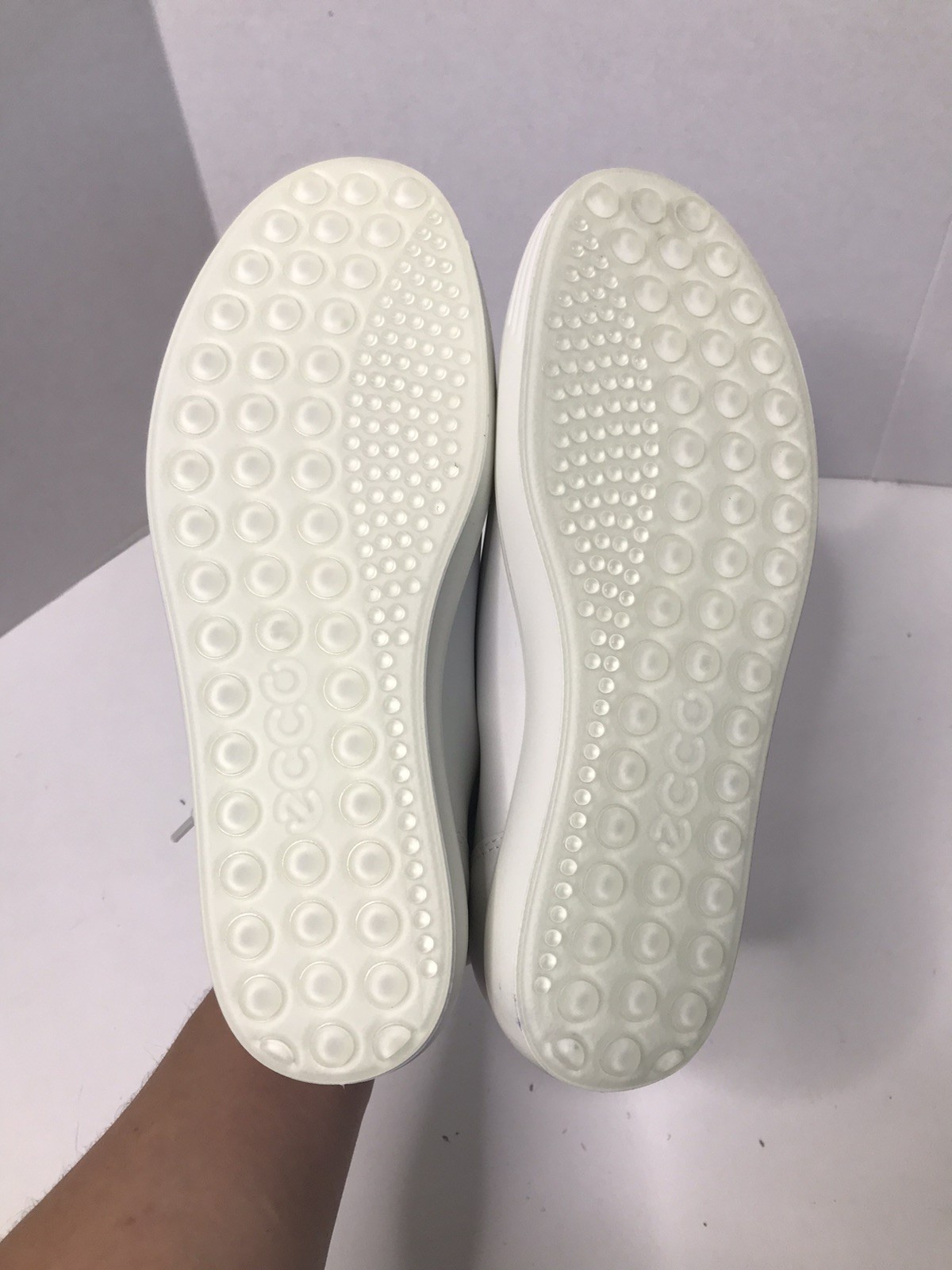 ECCO Shoes Womens 7 7.5 EU 38 White Casual Sneakers Low Top Golf