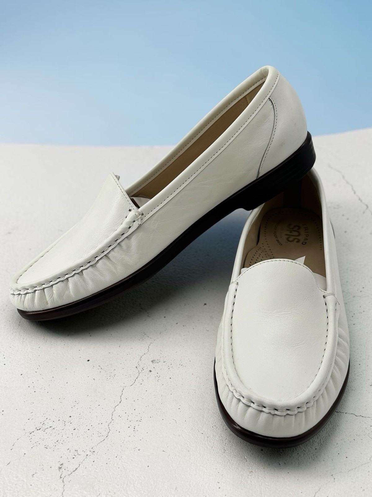 SAS Simplify Women White Leather Slip On Moccasins Walking Shoes Size 10N