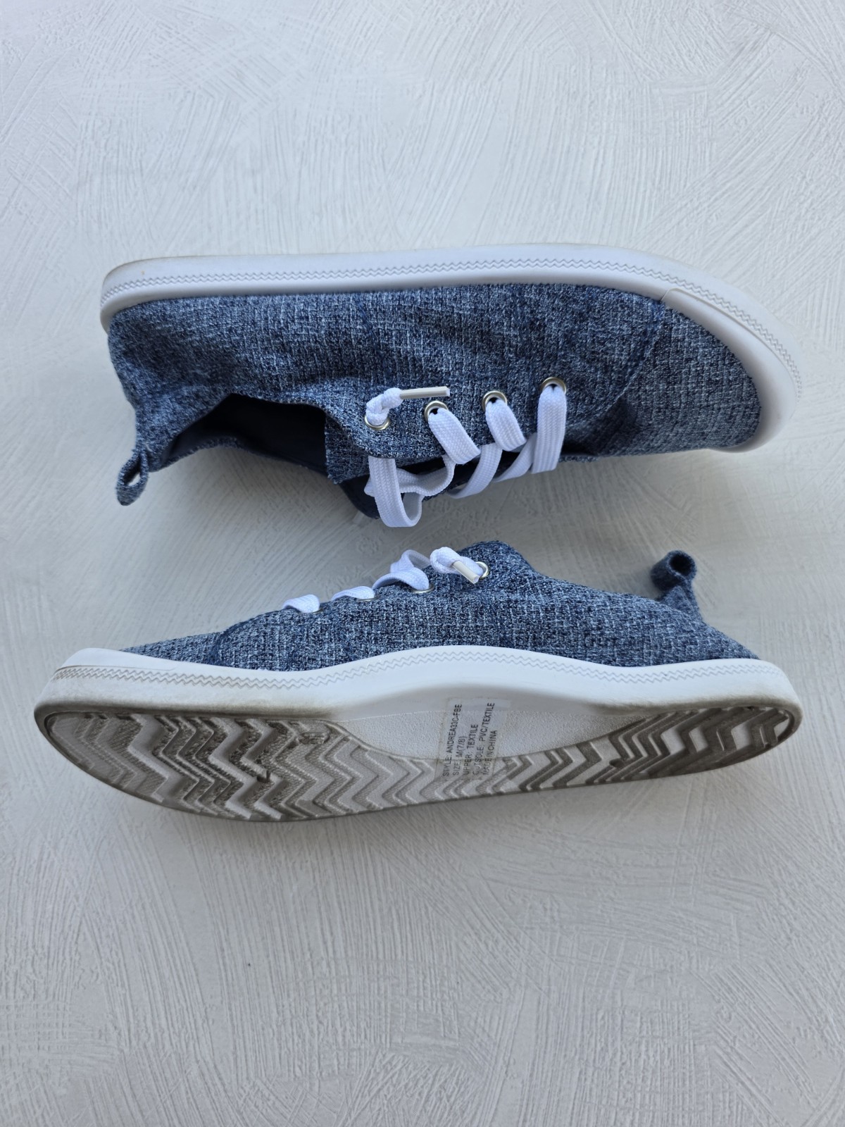 Sole Mates Women’s Size Medium Blue Sneakers 10.5″ Long