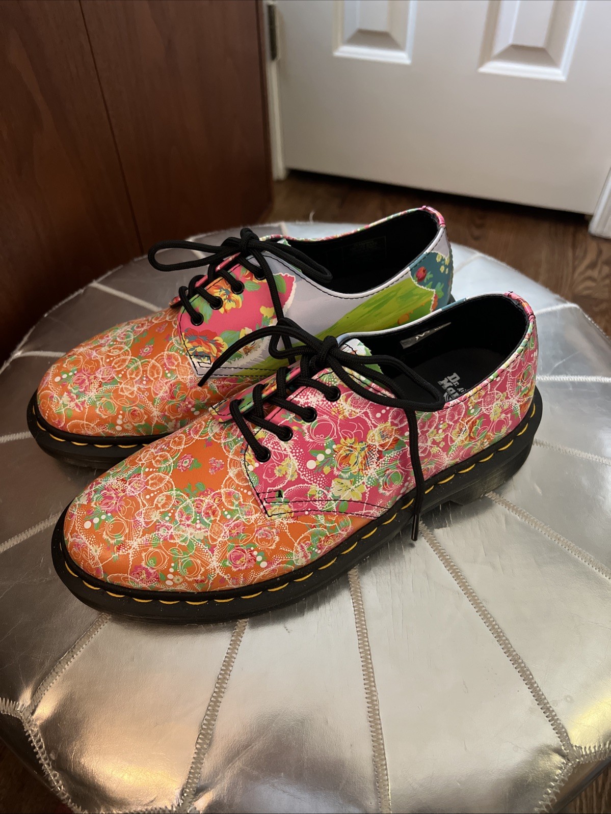 NEW DR. MARTENS THE ORIGINAL FLORAL PRINT SMITHS DAZE OXFORDS size US 8 EUR 39