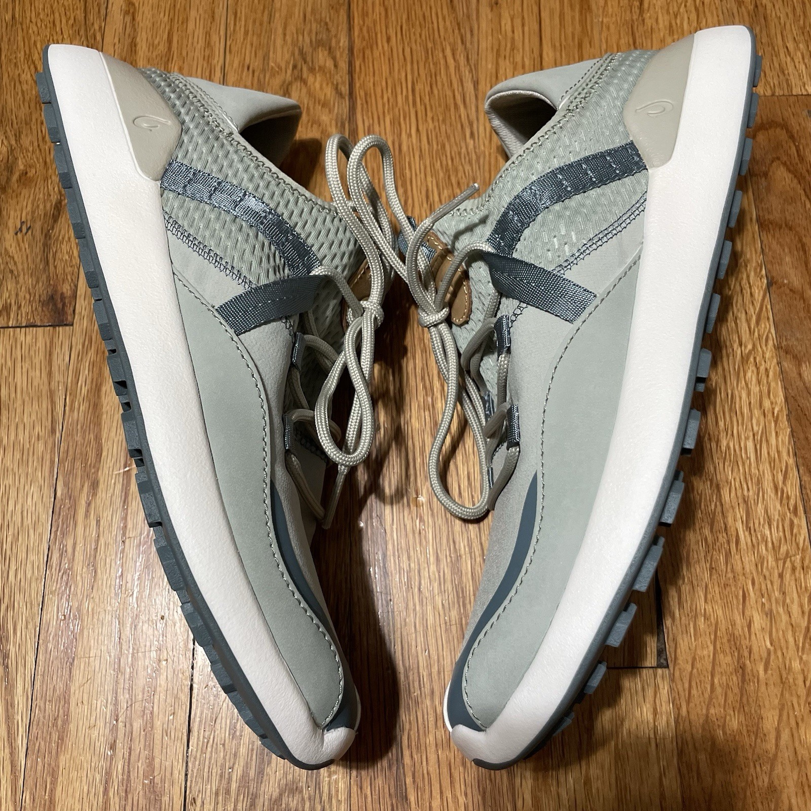 OluKai Kawela Mist Grey Spikeless Golf Shoes Lightweight Comfort Womens Size 8.5