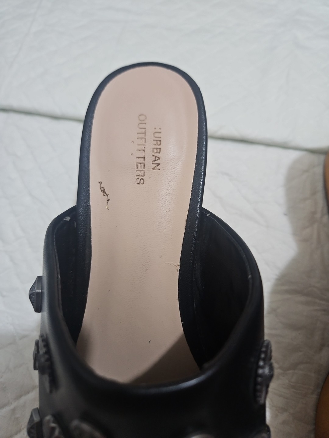 Urban Outfitters Blairwood Silver Studded Black Clogs Women’s Sz 8