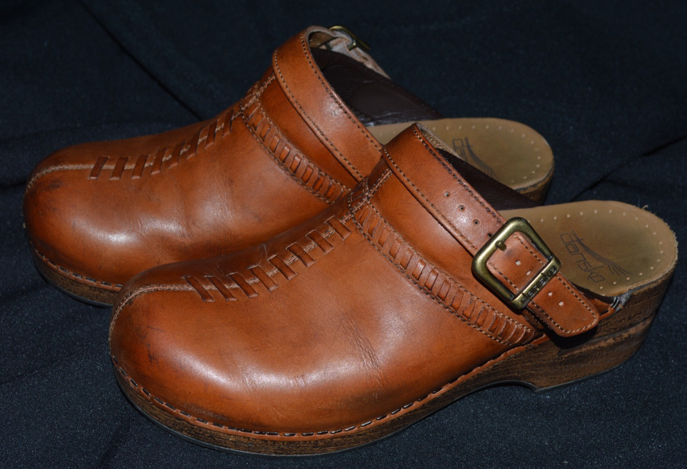 WOMEN’S DANSKO CHESTNUT BROWN LEATHER STITCH CLOGS SIZE 37/6.5-7