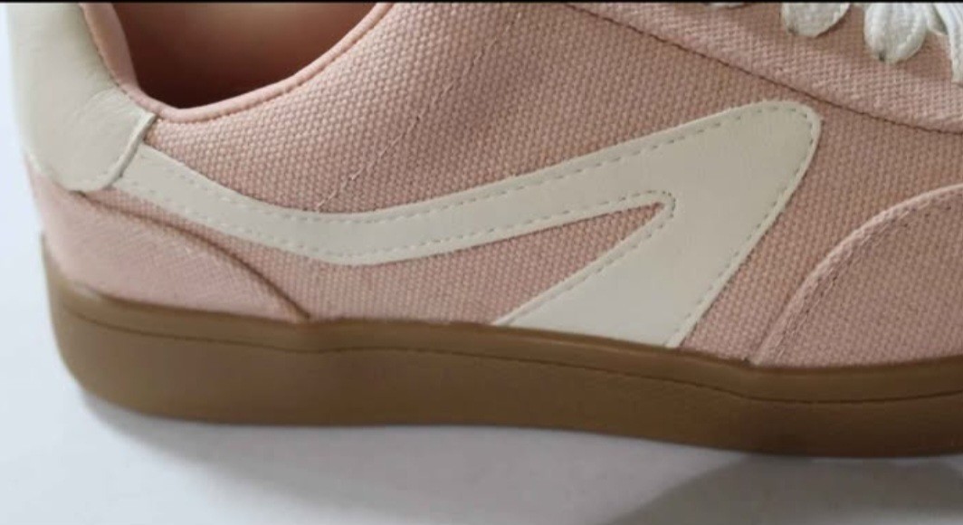 DV By Dolce Vita Women’s Memory Foam Voyage Sneakers Dusty Rose Pink Size 6.5