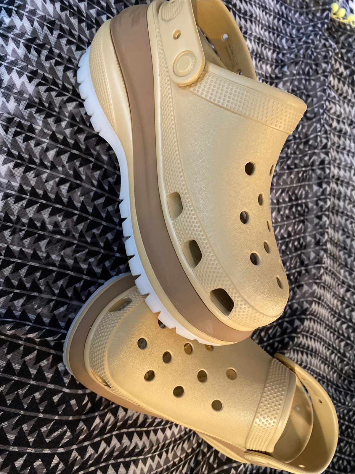 Crocs Mega Crush Matte Clogs Wheat EC Size M5 W7