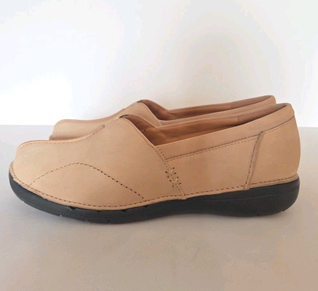 Tan Nubuck Comfort Loafers Clarks Un Loop Stride 10M Nougat Store Return EUC