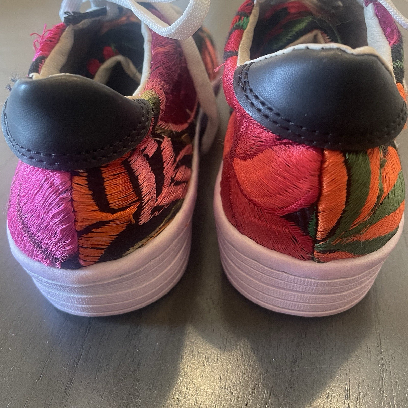 Women’s Angelozano Mexico Floral Embroidered Shoes Sneakers Artsy Funky Sz 22/6