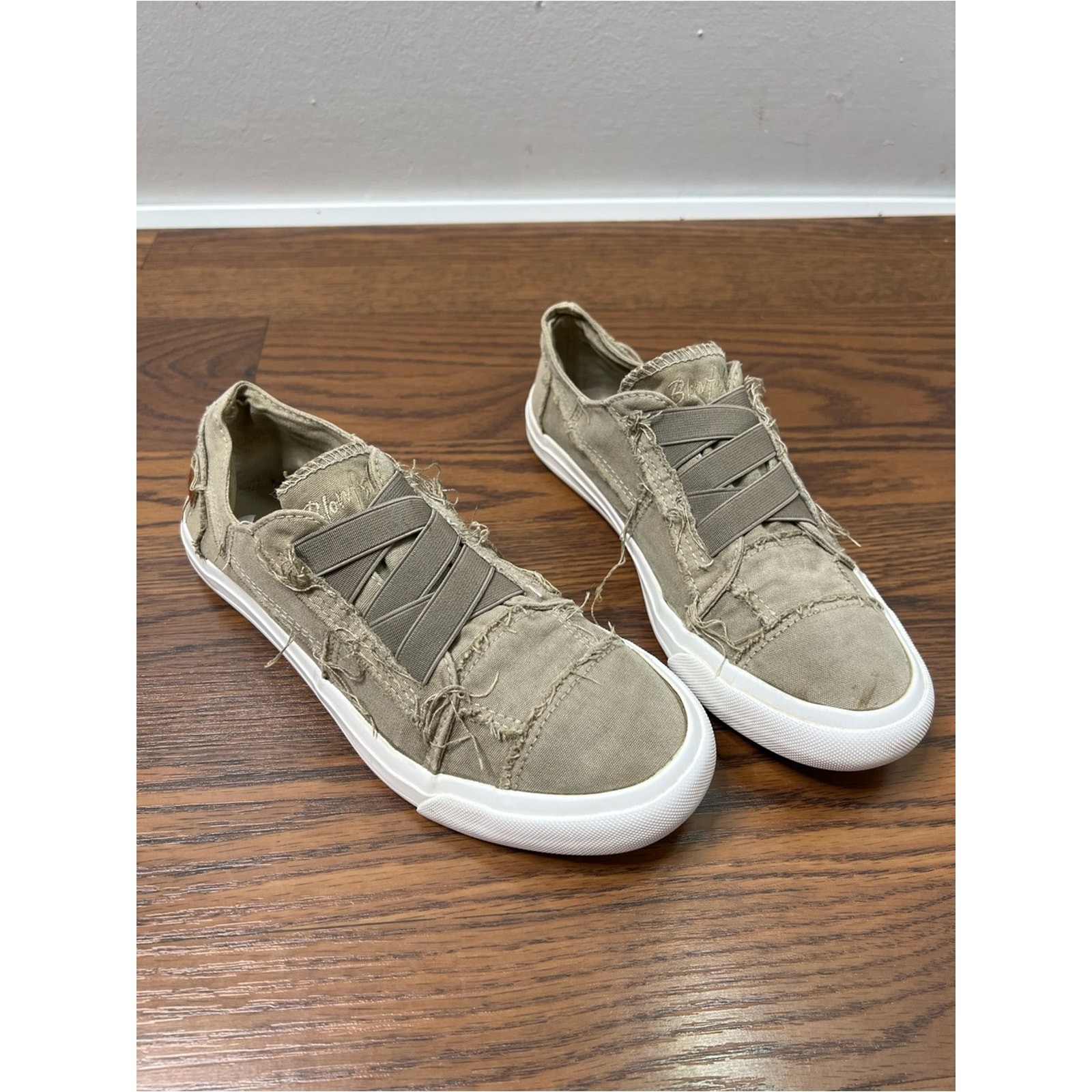 Blowfish Malibu Marley slip-on sneakers, distressed green size estimated 8.5