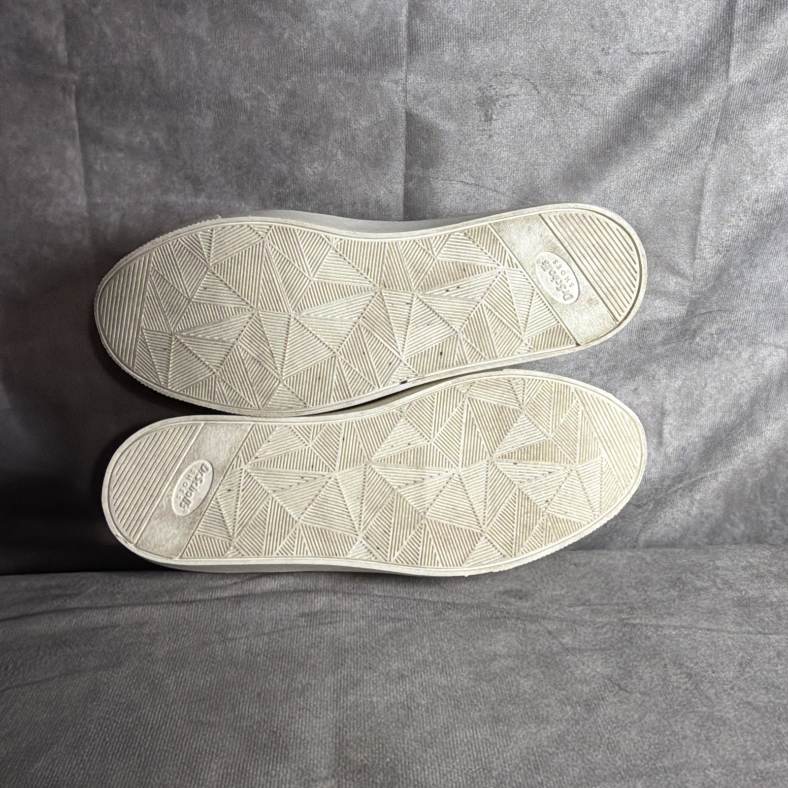 Dr. Scholls NOVA Women Shoe Sz 8.5 M Oyster Gray Microfiber Perf Slip On Sneaker