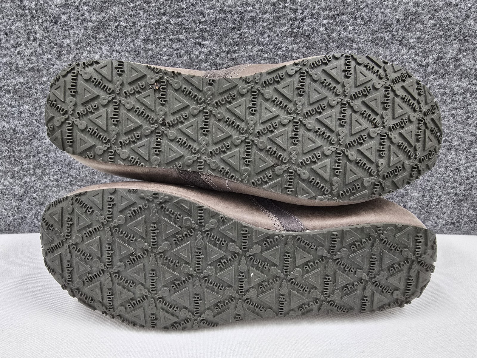 Ahnu Casual Shoes Womens 7 Leather Upper Slip On Gray Comfort