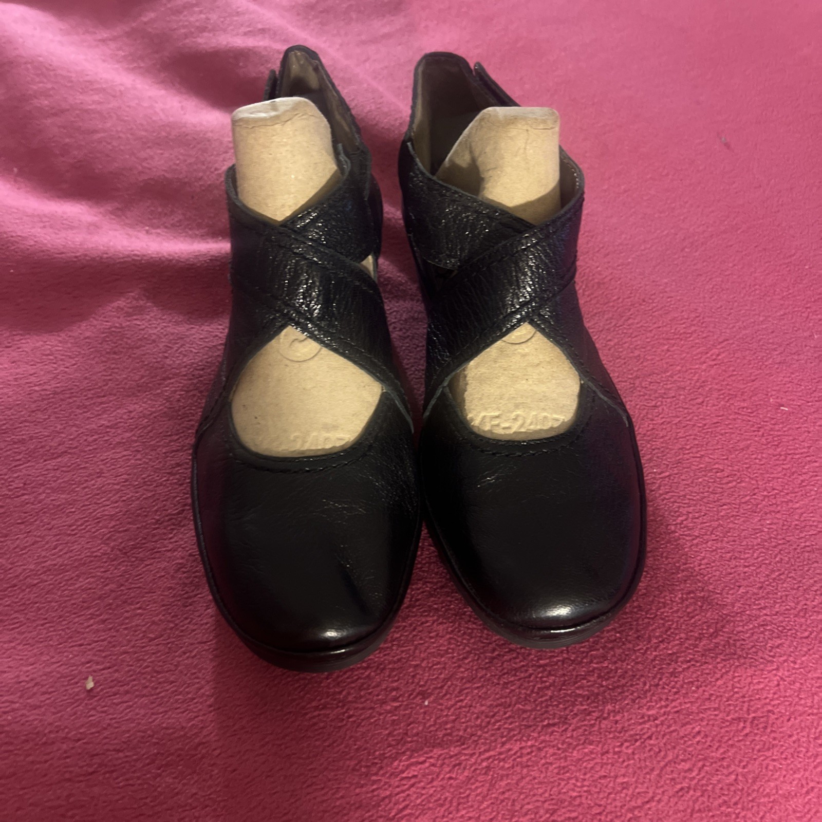 Women’s FLY LONDON Yogo Platform WEDGE Criss Cross Mary Jane Black Shoe 38/7