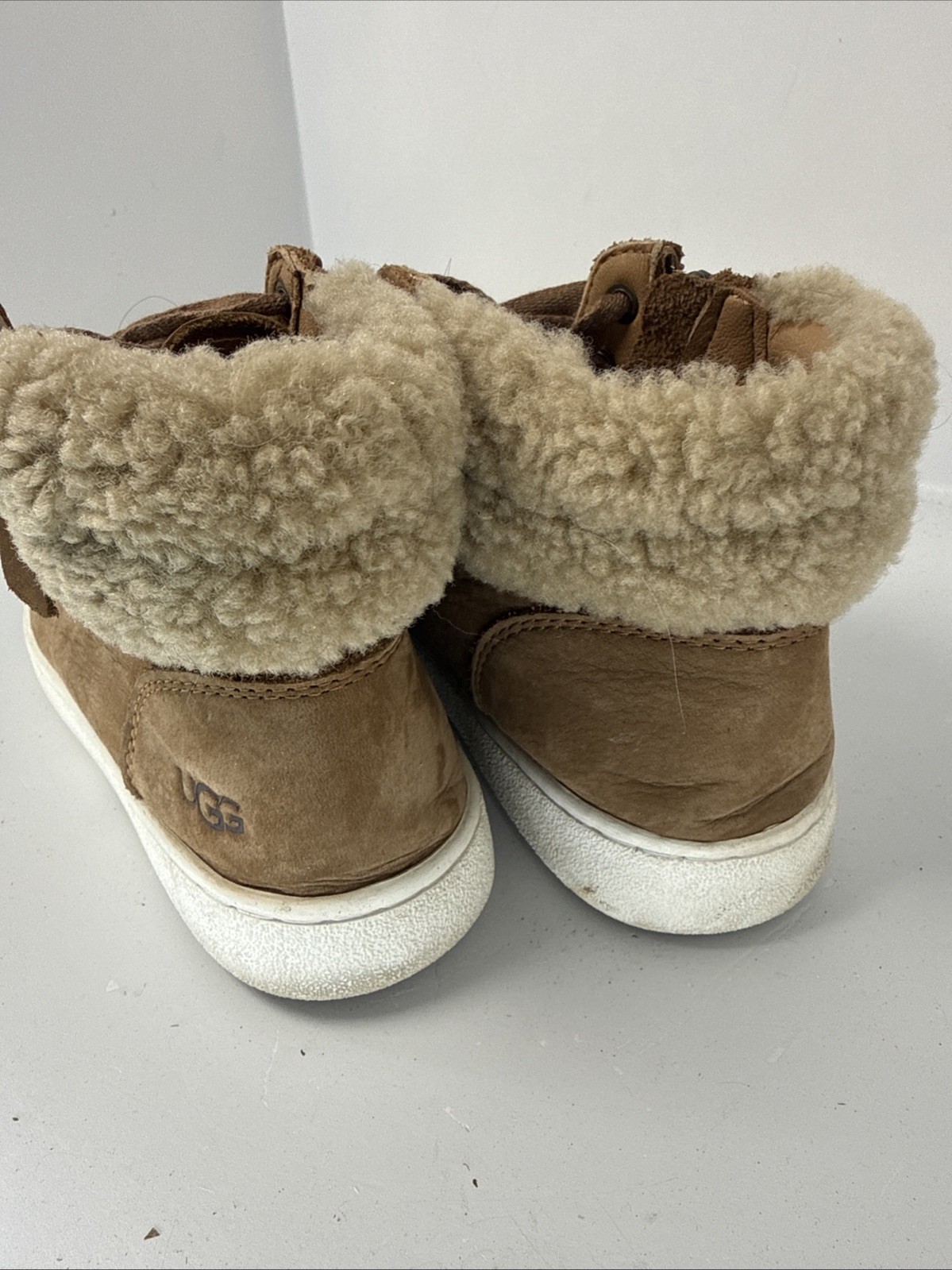 UGG Womens Olive 1019716 Chestnut Leather High Top Lace Up Sneaker Shoes Sz 8.5