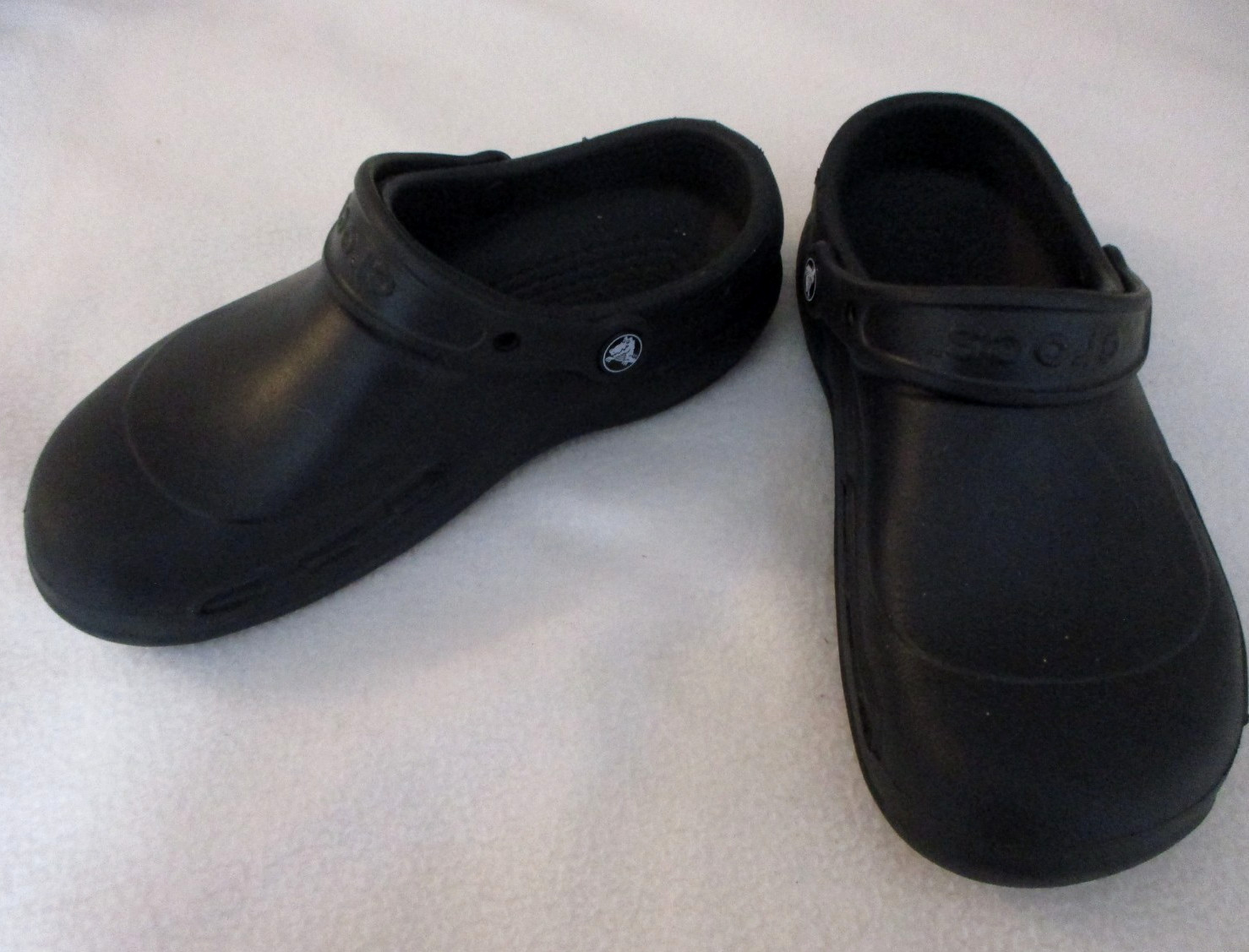 Crocs Shoes Women’s Size 8 Black Solid Logo