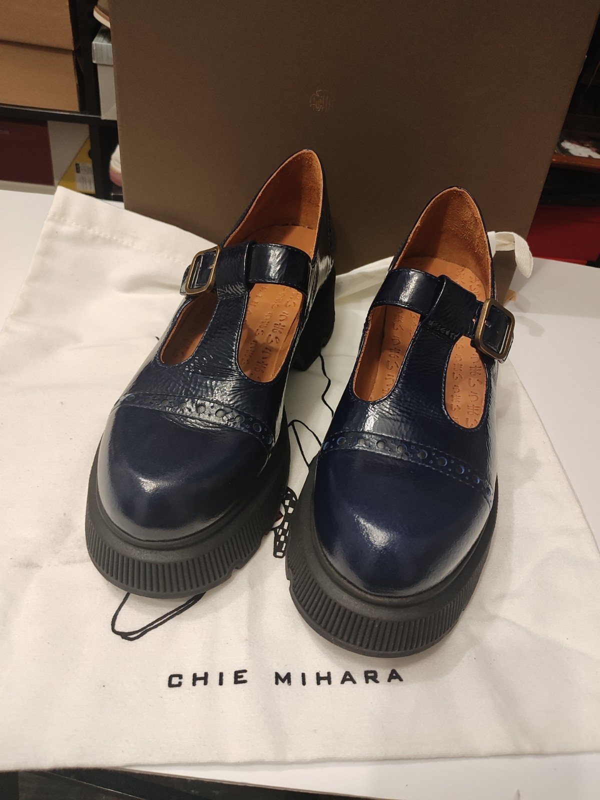 NIB Chie Mihara Qauja Sucre Navy 42