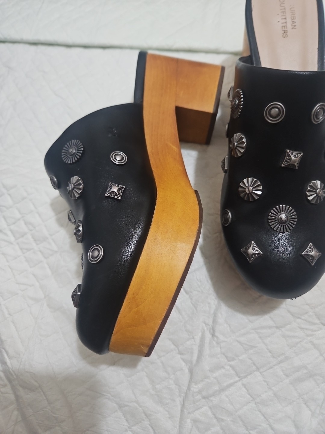 Urban Outfitters Blairwood Silver Studded Black Clogs Women’s Sz 8