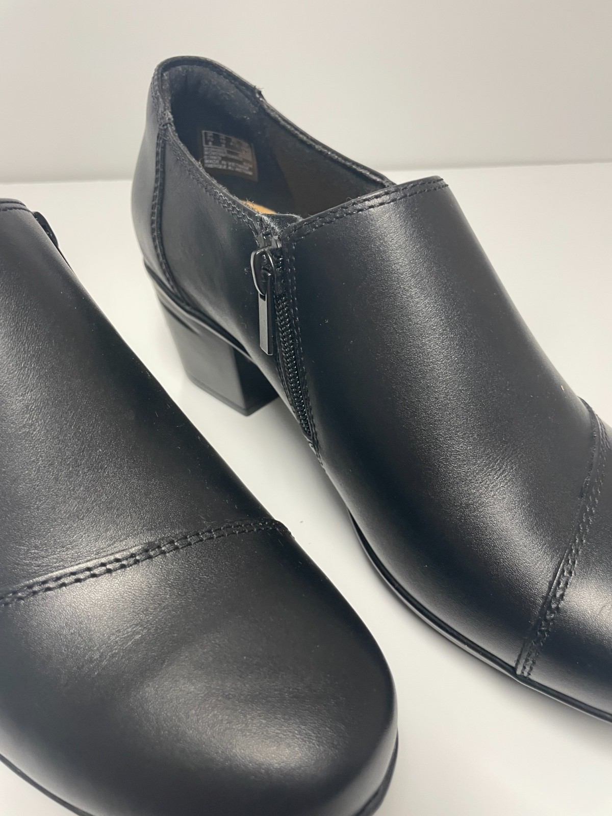Clarks womens shoesSize 10 U.S.Black