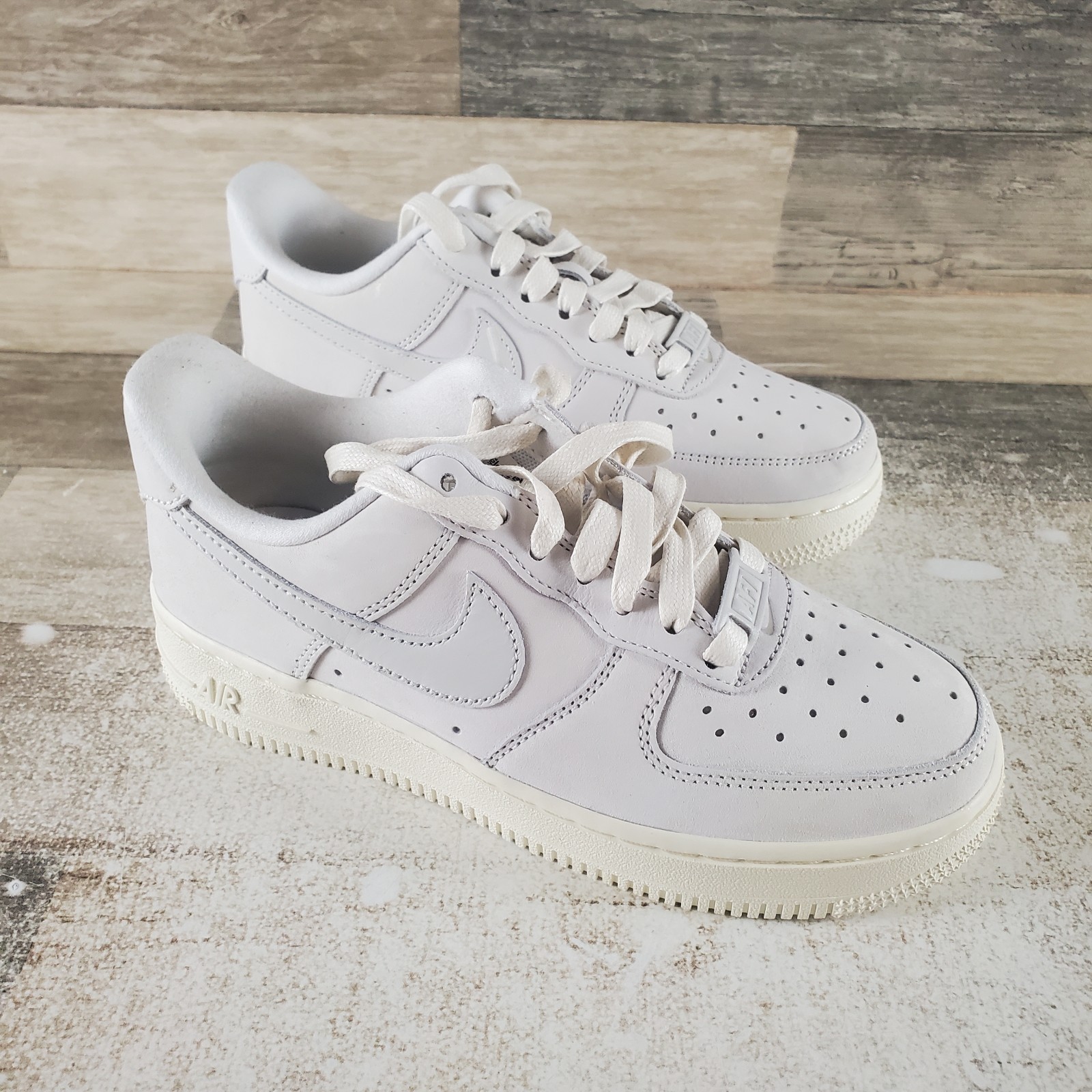 Nike Air Force 1 Womens Shoes Sz 5 Running Summit White Leather Lace Up Sneakers