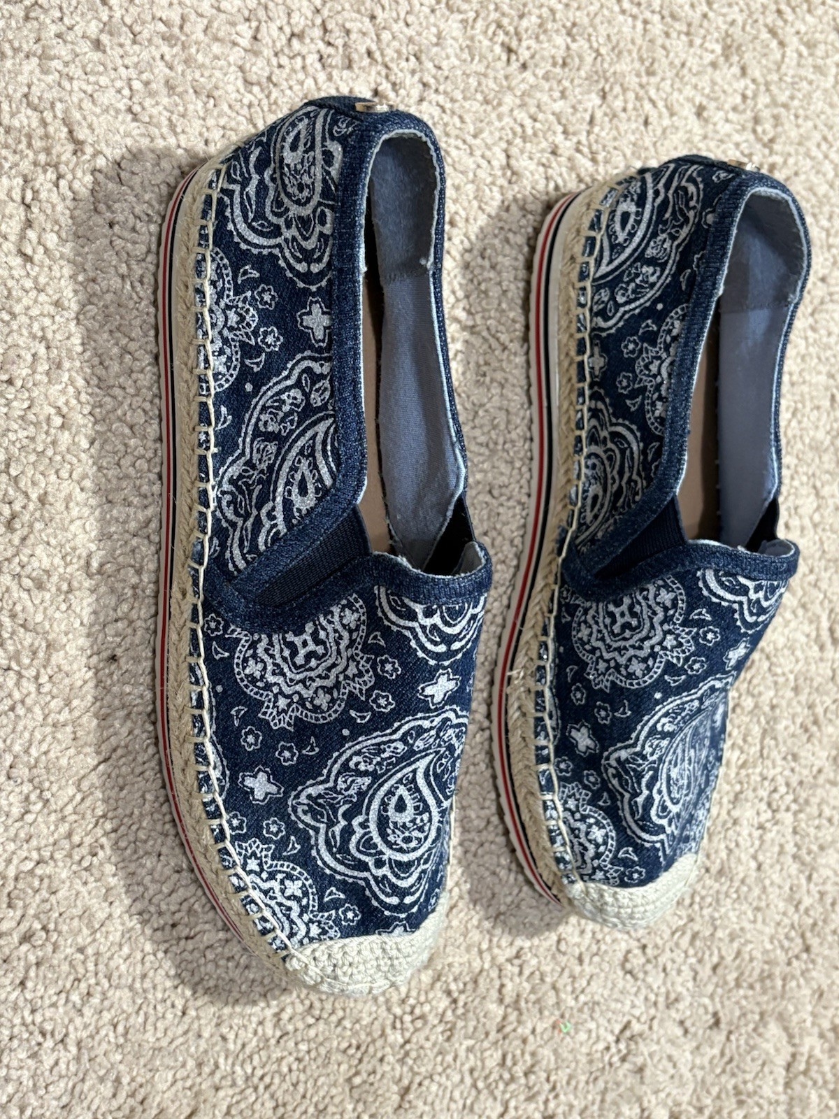 Tommy Hilfiger Womens Fashion Shoes Sz 6.5 Multicolor Paisley Print Sparkle