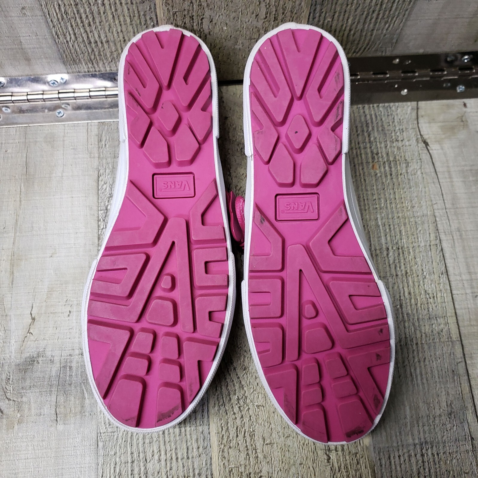 Vans x Barbie™ Style 93 DX Mary Jane Skate Shoe – White Womens 8 Excellent Cond.