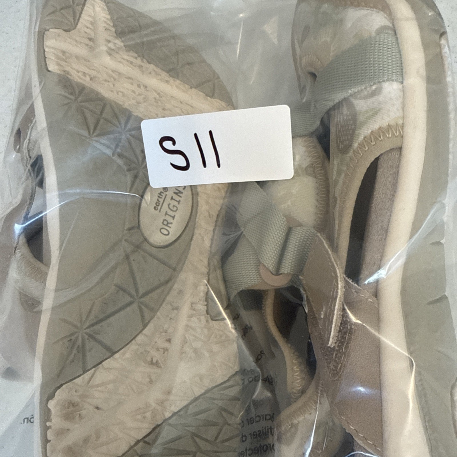 Womens Earth Origins Slip-On Adjustable Strap Size 7 Floral Cloth and Suede