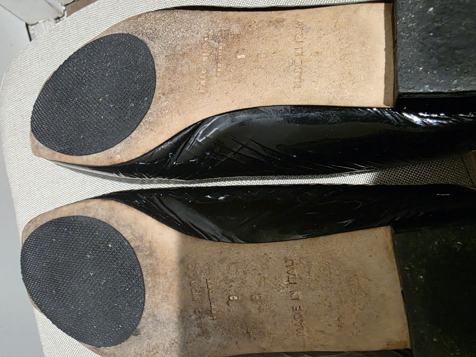 Kate Spade Black Patent Leather Flats w Flowers Women’s 8 made Italy